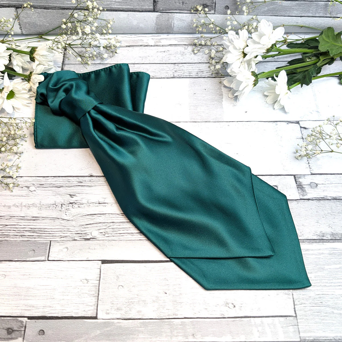 Hunter Green Wedding Cravat - Image 5